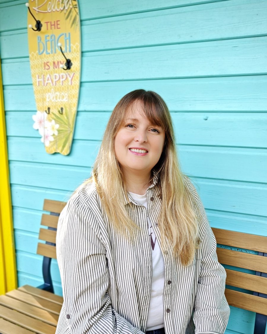 Candice Mercier, fondatrice, sur le terrain d'Oléron